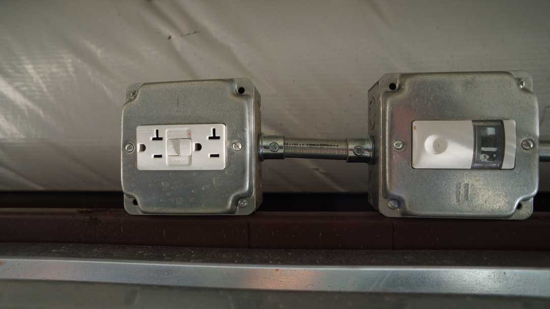 Dedicated 20 amp branch circuit to each unit